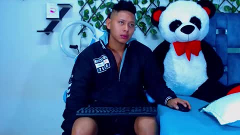 Snapshot of gurxxxt chatting on 09-14-25, 01:54 Hakim online show from 09-14-25, 01:54