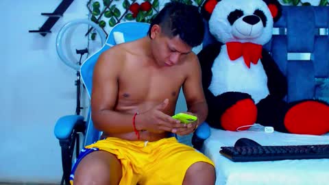 Snapshot of gurxxxt chatting on 10-19-25, 03:12 Hakim online show from 10-19-25, 03:12