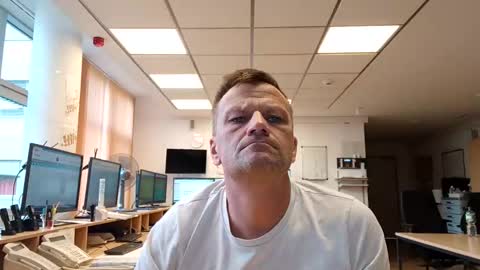 guschidick online show from 09-29-25, 03:17