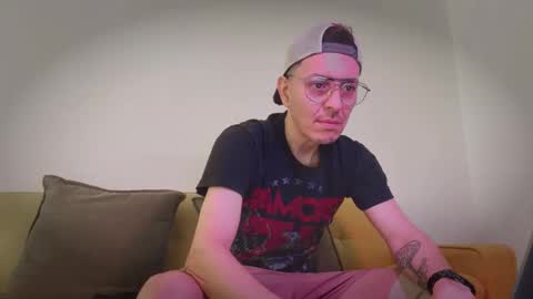 GUS online show from 09-22-25, 01:13