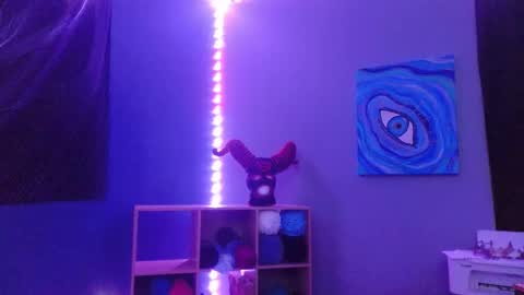 Snapshot of gutlvr chatting on 12-13-24, 05:38 gutlvr online show from 12-13-24, 05:38