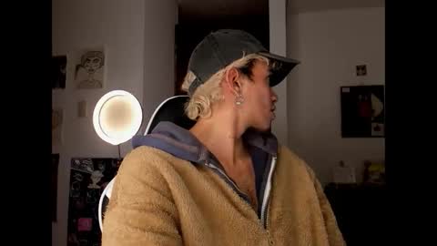 guynextdoor__ online show from 10-07-25, 09:28
