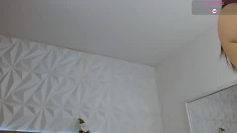 Gwen Drew online show from 11-29-25, 01:03