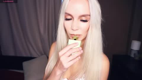 Sofia online show from 11-17-25, 05:02