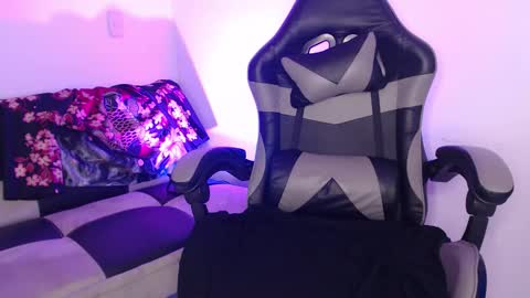 gwenhazel online show from 10-22-25, 11:43