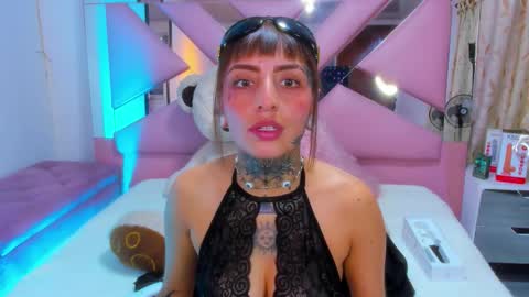 gyal_8_ online show from 09-20-25, 04:35