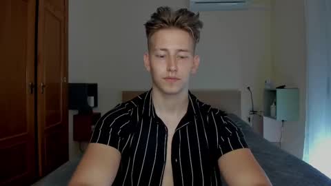 Oliver online show from 02-16-25, 04:42