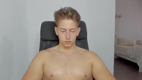 Oliver online show from 10-04-25, 01:42