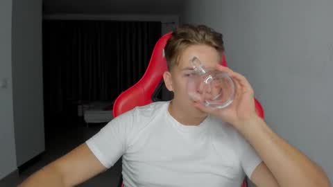 Oliver online show from 10-22-25, 08:41