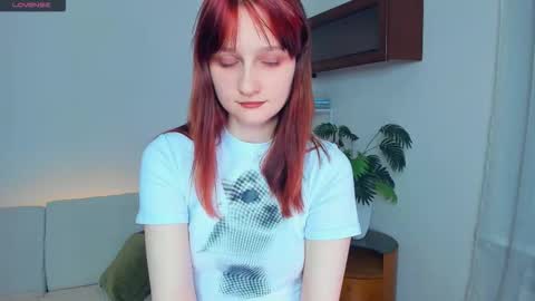 Kelly  Lilly online show from 11-25-25, 06:41