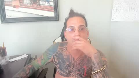 Snapshot of h0lysin chatting on 02-19-25, 05:27 Alejandro 3 online show from 02-19-25, 05:27