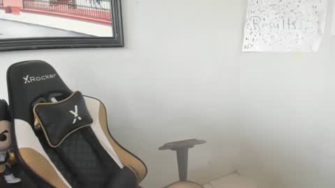 Snapshot of h0lysin chatting on 02-20-25, 06:35 Alejandro 3 online show from 02-20-25, 06:35