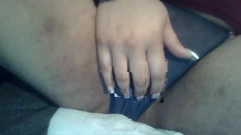 Snapshot of h0n3yb333 chatting on 12-02-25, 02:50 h0n3yb333 online show from 12-02-25, 02:50