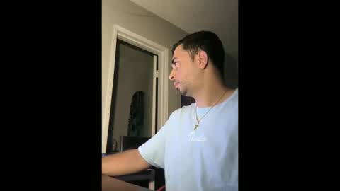 Snapshot of habibi_d chatting on 10-21-25, 01:28 habibi_d online show from 10-21-25, 01:28
