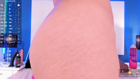 Snapshot of haiileymiller chatting on 01-03-25, 01:38 Kendal online show from 01-03-25, 01:38