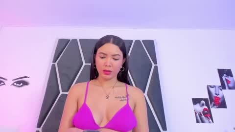 Snapshot of haiileymiller chatting on 03-08-25, 06:37 Kendal online show from 03-08-25, 06:37