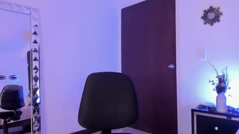 Snapshot of haiileymiller chatting on 09-13-25, 06:51 Kendal online show from 09-13-25, 06:51