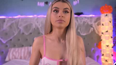 Hailey online show from 10-26-25, 08:20