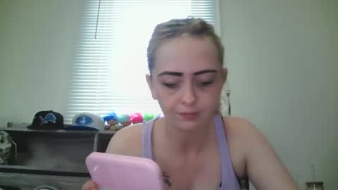 Snapshot of haileyakuma69 chatting on 12-20-24, 08:55 Hailey and d online show from 12-20-24, 08:55