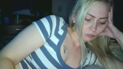 Hailey and d online show from 10-25-25, 08:22