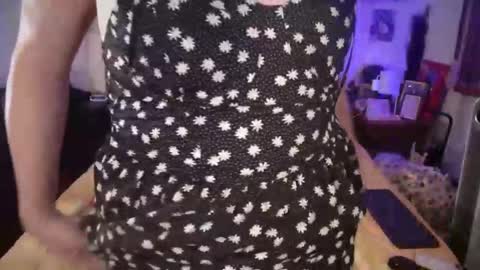 Snapshot of haileyharper chatting on 11-10-25, 07:57 Hailey Harper online show from 11-10-25, 07:57