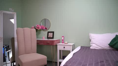 Snapshot of haileymoon85 chatting on 09-15-25, 03:50 Hailey online show from 09-15-25, 03:50