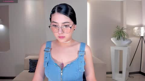 Hailey online show from 12-21-25, 11:06