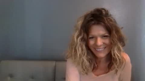 Hailey online show from 11-10-25, 07:24