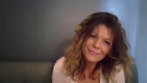 Hailey online show from 11-26-25, 05:58