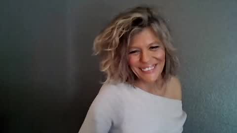 Hailey online show from 02-16-26, 07:54