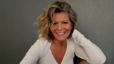 Hailey online show from 02-22-26, 05:44