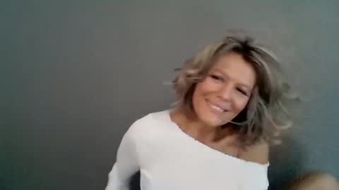 Hailey online show from 02-27-26, 06:52