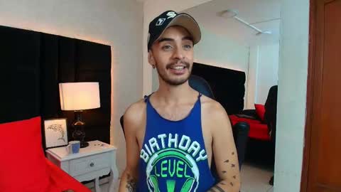 Snapshot of hairy_diamond chatting on 09-15-25, 07:36 H A I R Y D I A M O N D online show from 09-15-25, 07:36