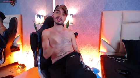 Snapshot of hairy_diamond chatting on 09-28-25, 12:49 H A I R Y D I A M O N D online show from 09-28-25, 12:49