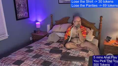 Snapshot of hairydaddybear69 chatting on 10-21-25, 12:00 HairyDaddyBear69 online show from 10-21-25, 12:00