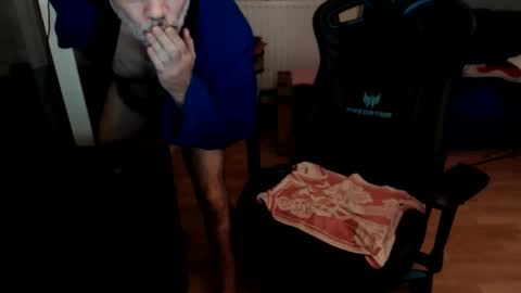 Snapshot of hairyman54 chatting on 09-17-25, 01:51 hairyman54 online show from 09-17-25, 01:51