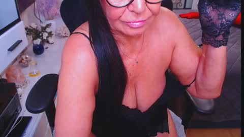 Snapshot of hairypussygranny chatting on 09-27-25, 07:35 Monika online show from 09-27-25, 07:35