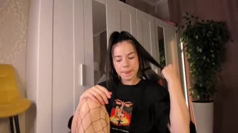 Kimberly online show from 09-08-25, 06:07