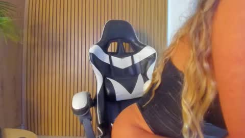 Snapshot of hall_anahiis chatting on 10-07-25, 03:47 Anahis online show from 10-07-25, 03:47