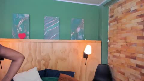 Halley Lorens online show from 10-18-25, 07:14