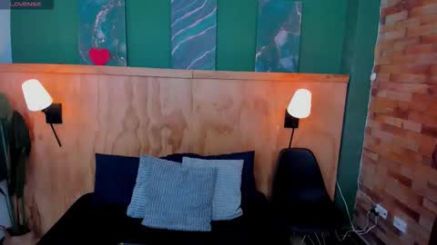 Halley Lorens online show from 10-26-25, 12:00