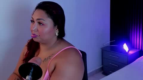 Halleyrosse online show from 10-28-25, 08:33