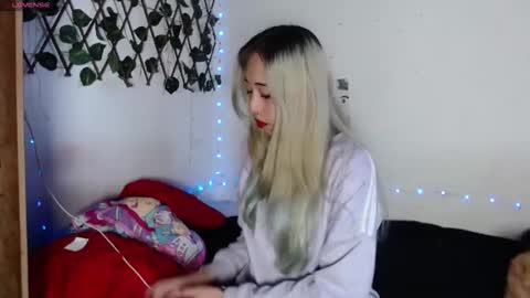 HALLIE online show from 10-05-25, 09:02