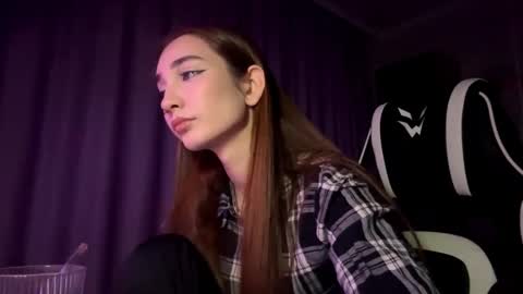 Snapshot of halliemcanaw chatting on 11-25-25, 07:14 Holly online show from 11-25-25, 07:14