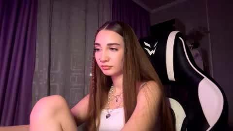 Snapshot of halliemcanaw chatting on 12-13-25, 07:53 Holly online show from 12-13-25, 07:53