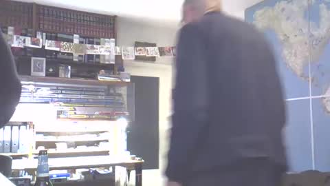 Prefer men 80 online show from 02-15-25, 09:59