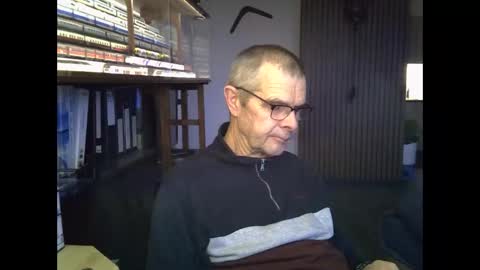 Prefer men 80 online show from 02-08-26, 04:32