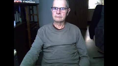 Prefer men 80 online show from 02-27-26, 09:04