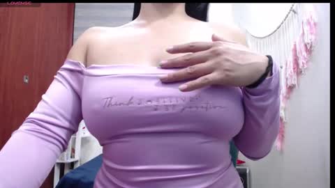 hana_arias online show from 09-26-25, 11:20