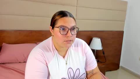 hana_lover_ online show from 11-22-25, 12:48